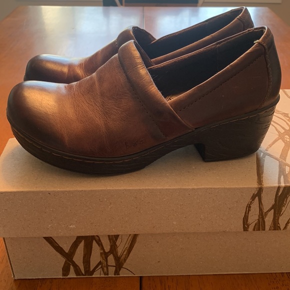 Gently worn Boc slip on brown shoes/clogs. - Picture 5 of 7
